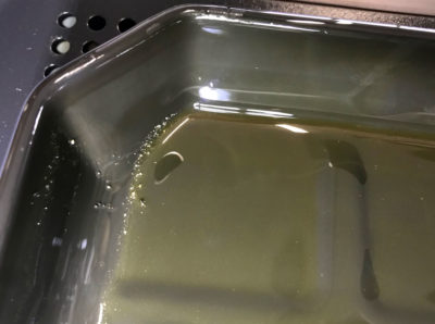 Getriebespülung - Späne in Getriebeölwanne Getriebespülung - Späne in Getriebeölwanne