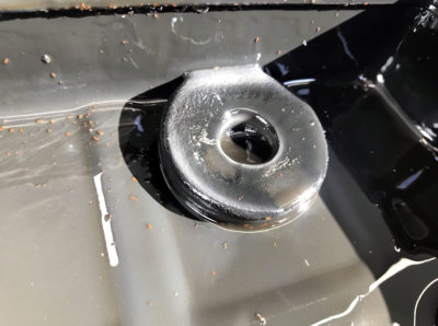 Späne in der Getriebeölwanne - Ablagerung am Magneten Späne in der Getriebeölwanne - Ablagerung am Magneten